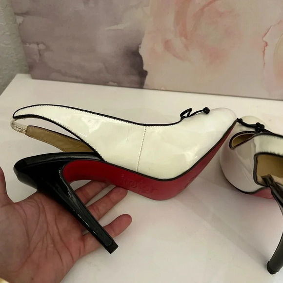 ! Christian Louboutin Cream Patent Leather Georgineta Pumps sz 40 - Picture 5 of 10